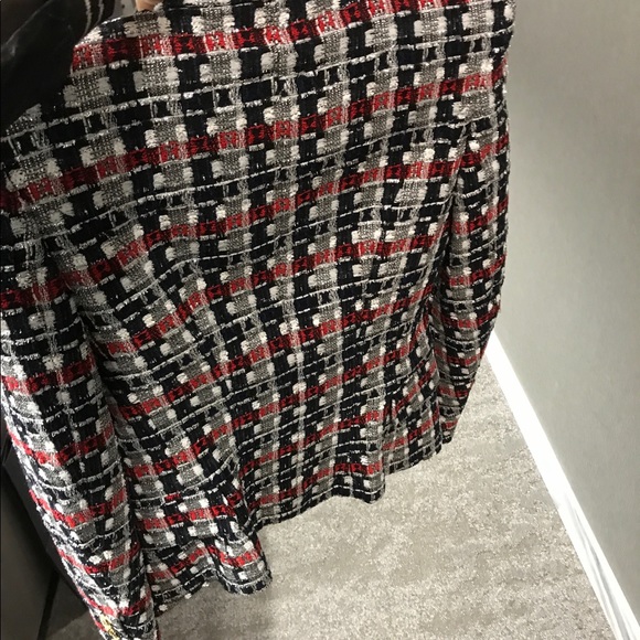 Balmain - Picture 2 of 4